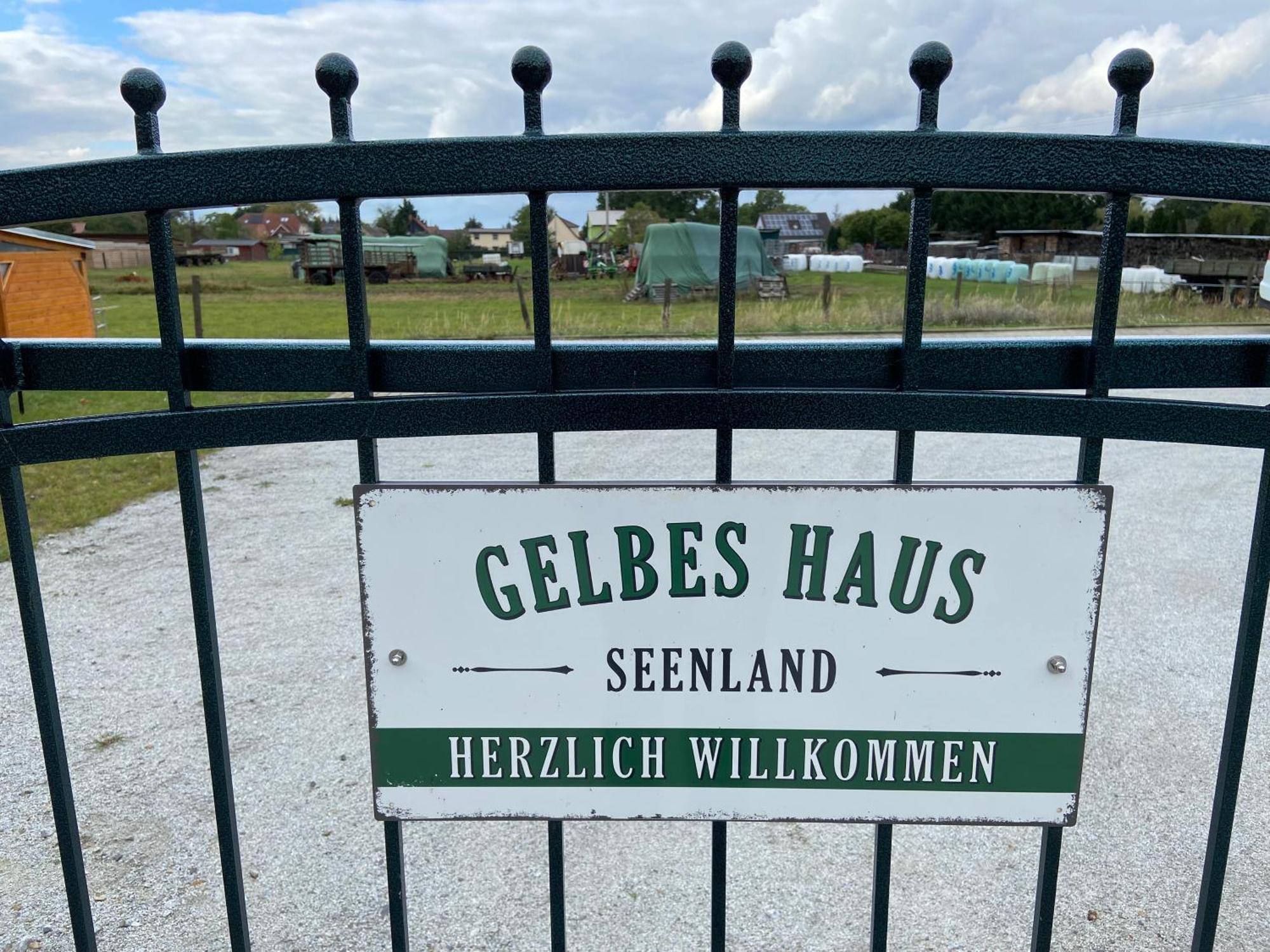 Gelbes Haus Seenland Ferienwohnungen Xl Elsterheide Экстерьер фото
