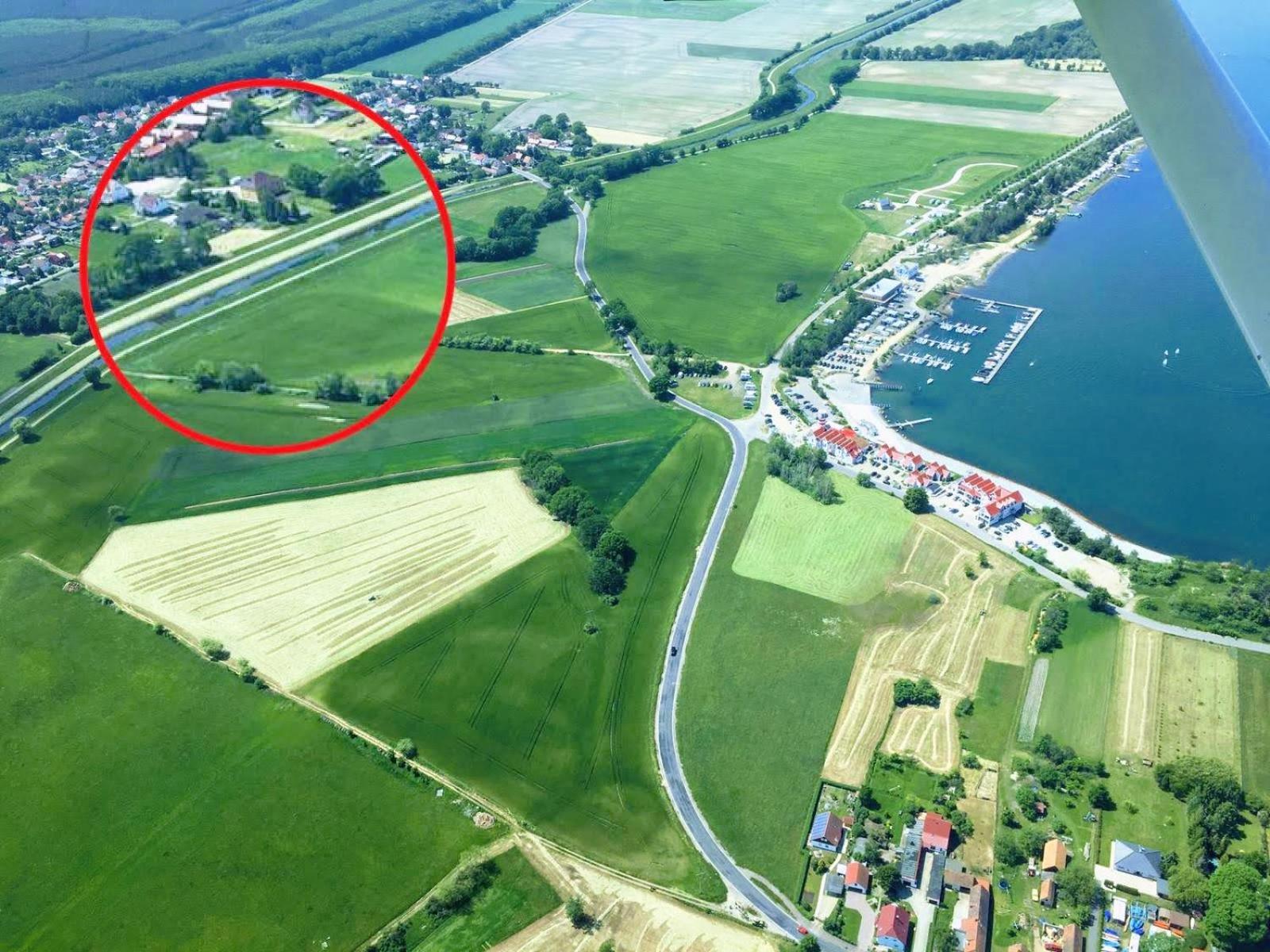 Gelbes Haus Seenland Ferienwohnungen Xl Elsterheide Экстерьер фото