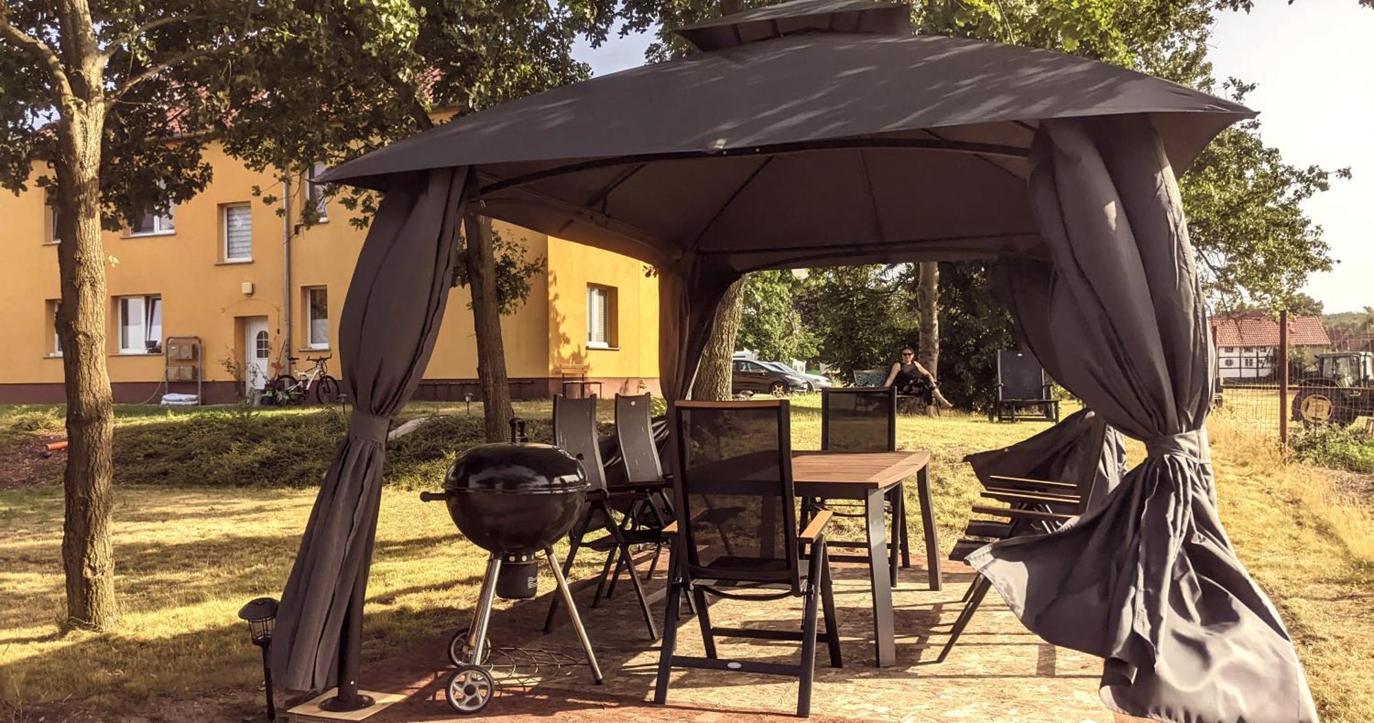Gelbes Haus Seenland Ferienwohnungen Xl Elsterheide Экстерьер фото