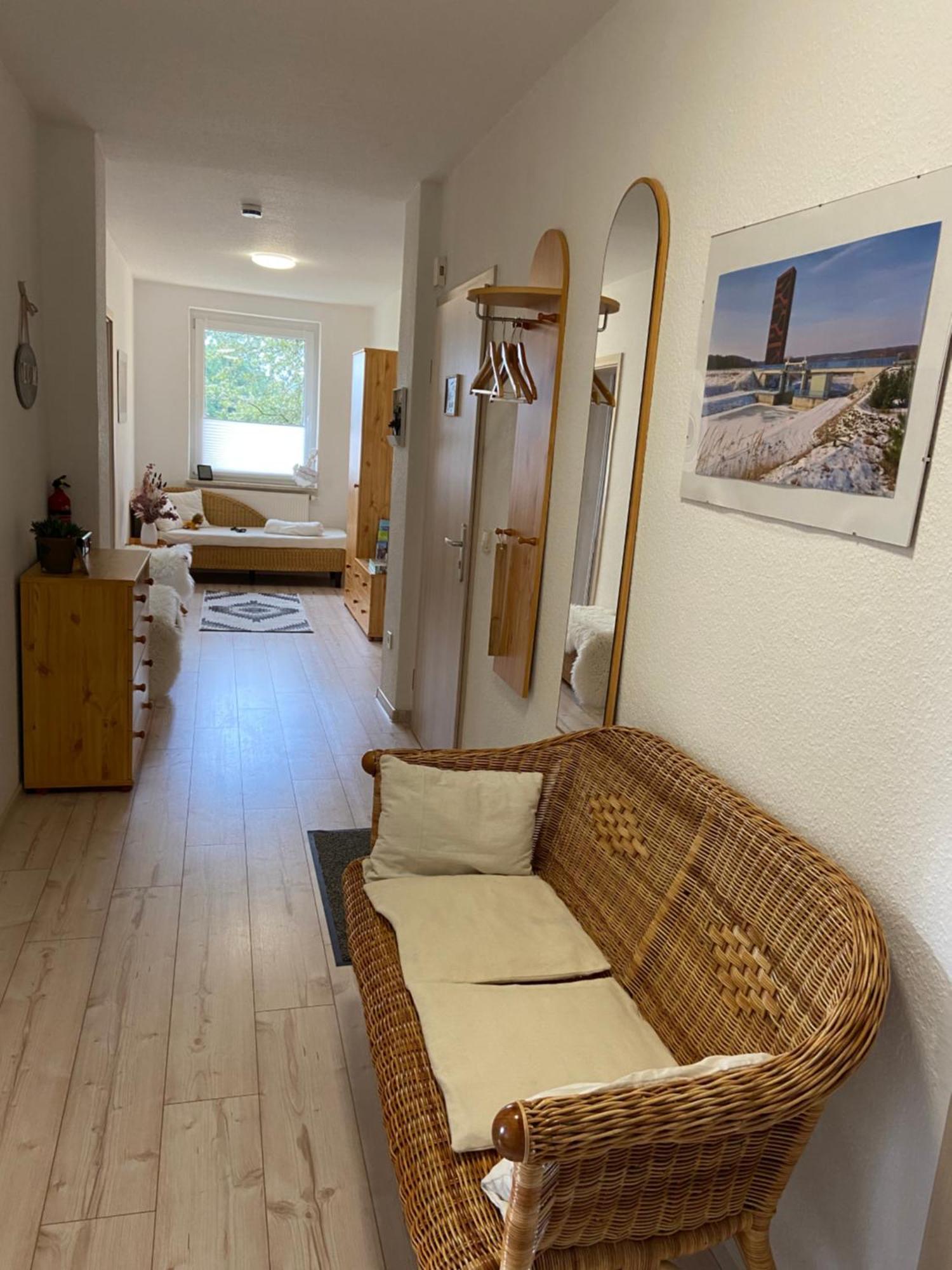 Gelbes Haus Seenland Ferienwohnungen Xl Elsterheide Экстерьер фото