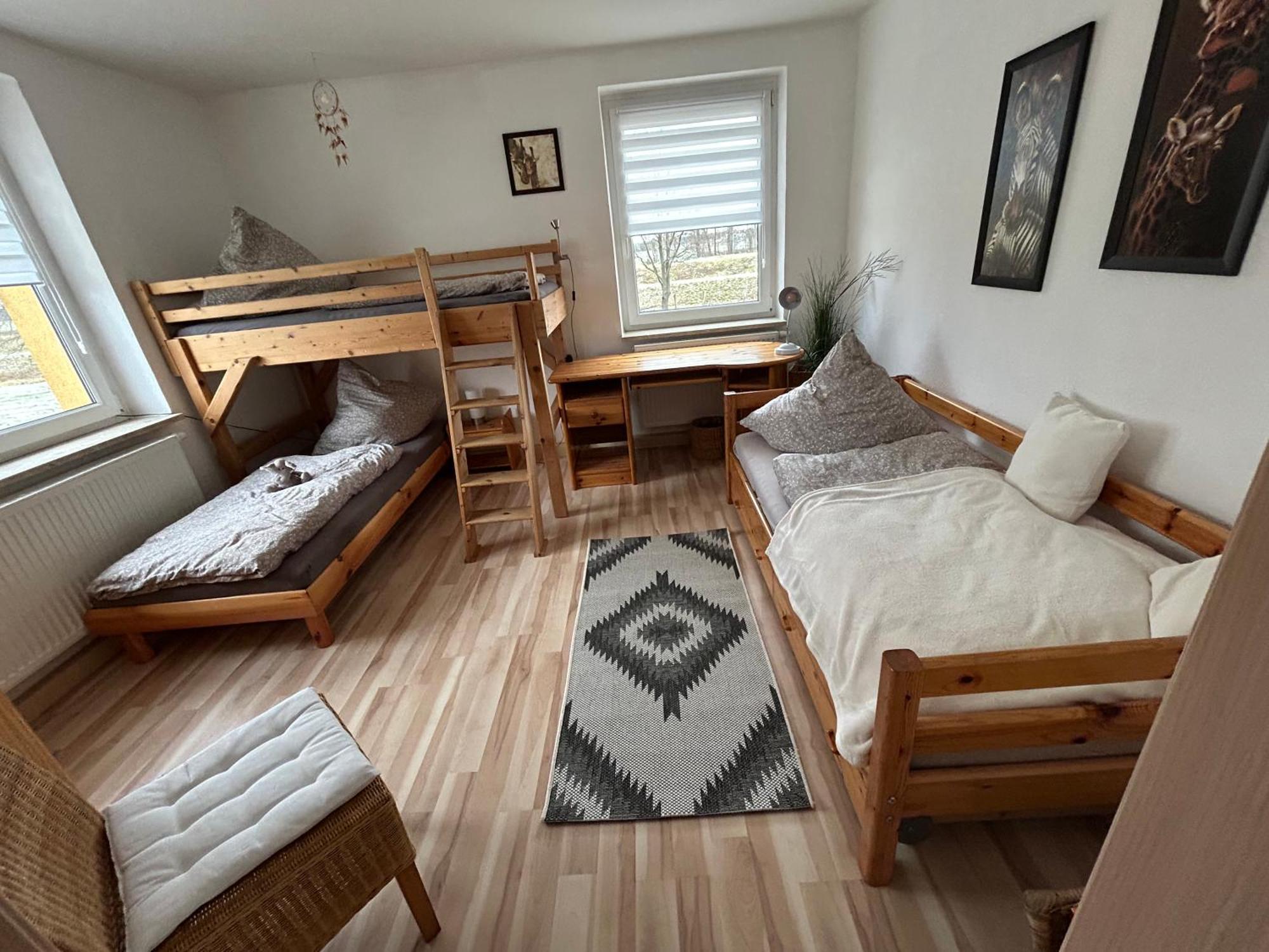 Gelbes Haus Seenland Ferienwohnungen Xl Elsterheide Экстерьер фото